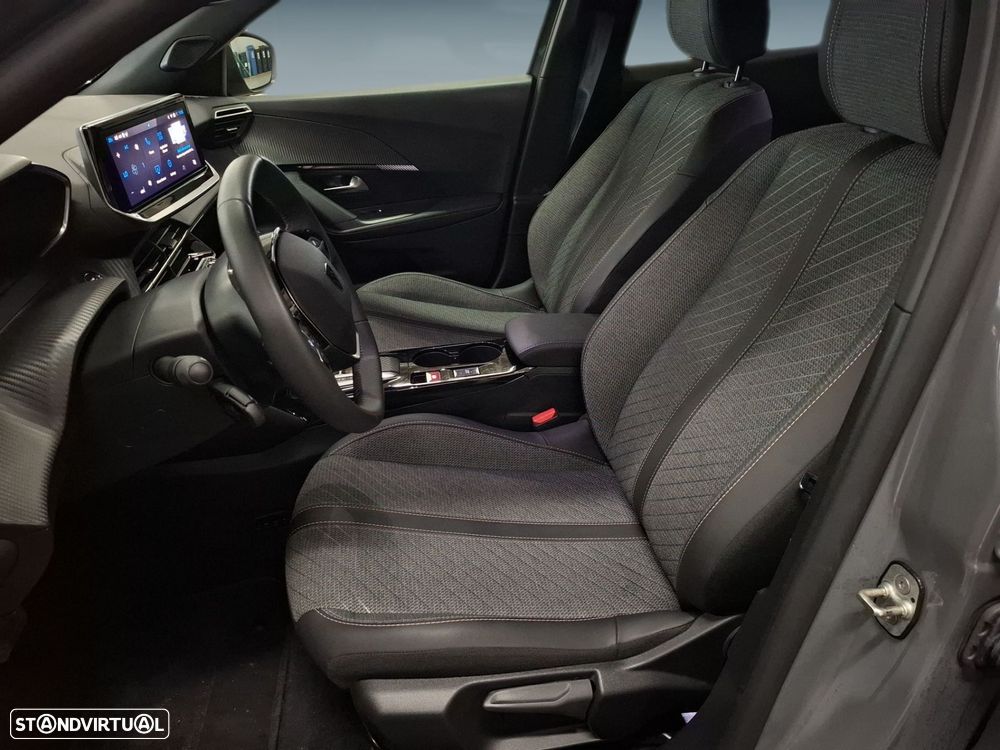 Peugeot e-2008 54 kWh Allure - 11
