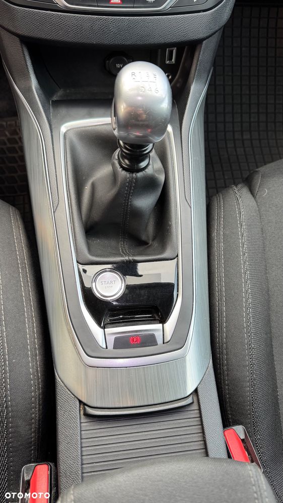 Peugeot 308 1.2 PureTech Allure S&S - 13