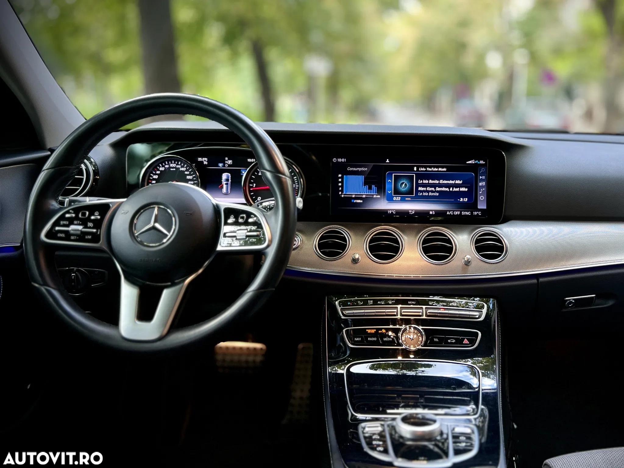 Mercedes-Benz E 220 d T 9G-TRONIC Avantgarde - 13