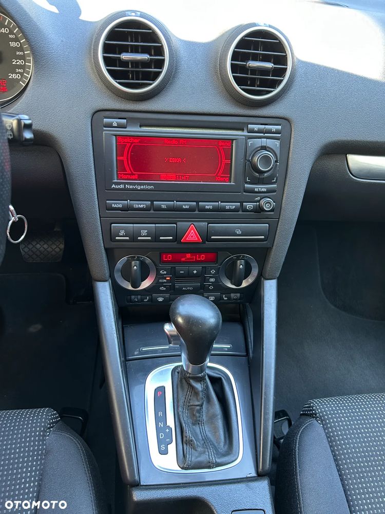 Audi A3 Sportback 2.0 TDI DPF (DSG) S tronic Ambiente - 10
