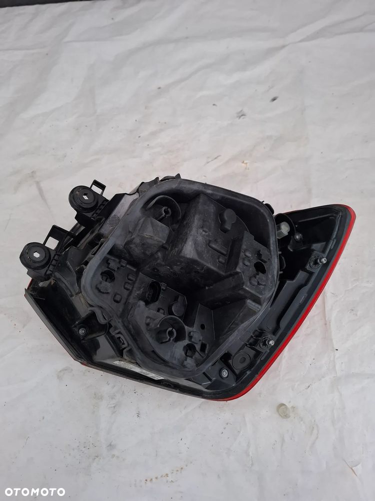 AUDI Q2 LAMPA LEWA TYŁ - 2