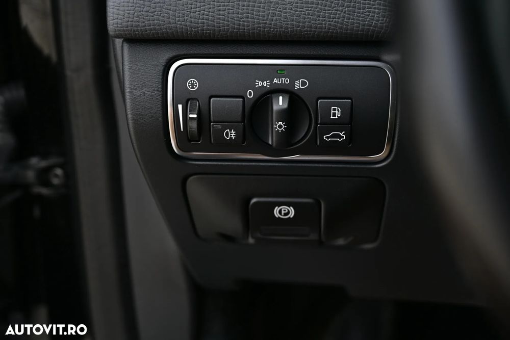 Volvo XC 60 D5 AWD Geartronic Ocean Race - 22