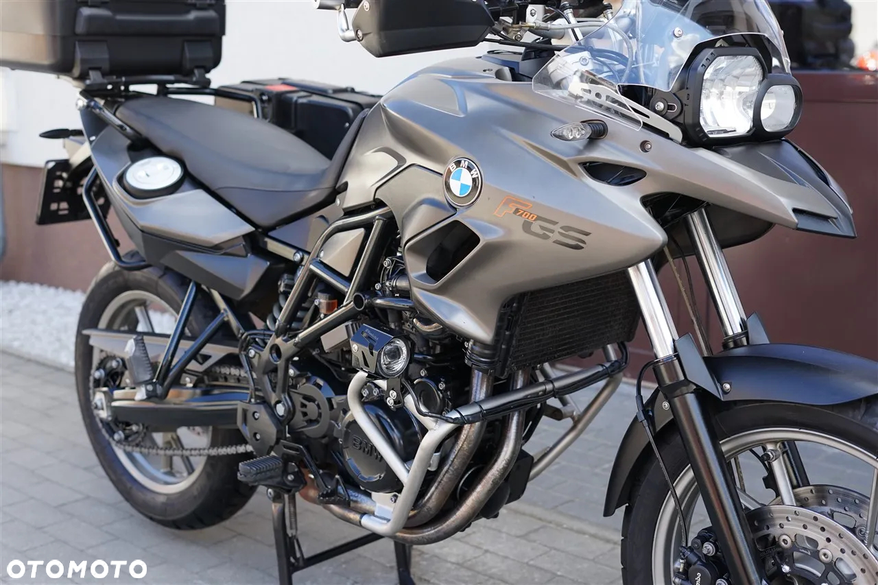 BMW F - 11