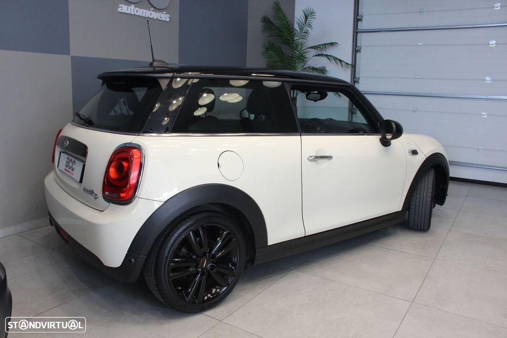 MINI 3 Portas Cooper D Auto - 4