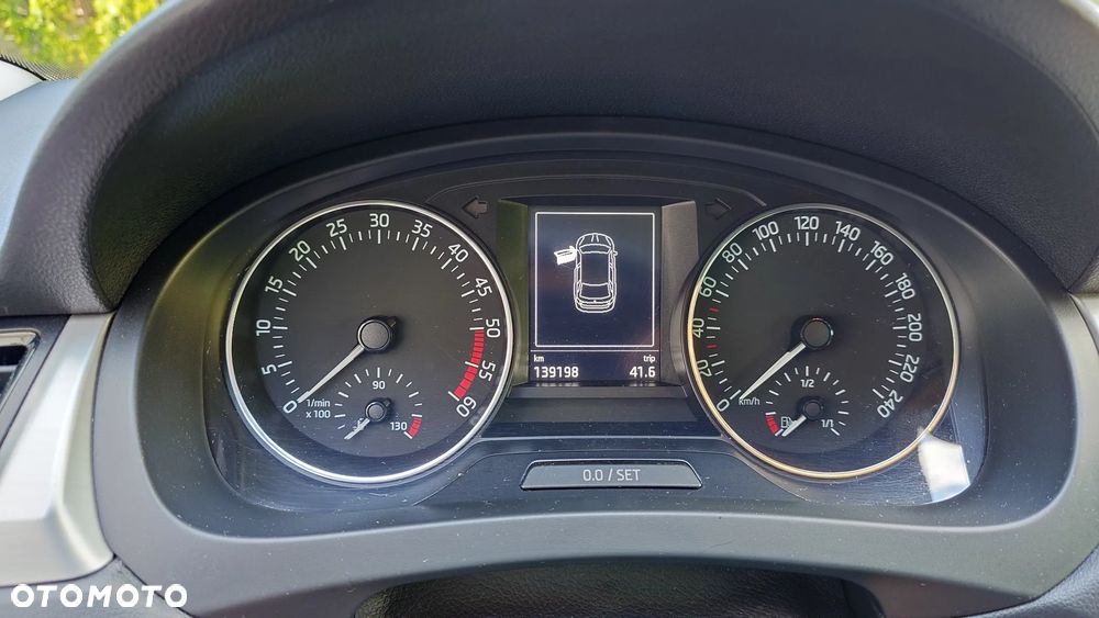 Skoda RAPID 1.6 TDI DPF Ambition - 8