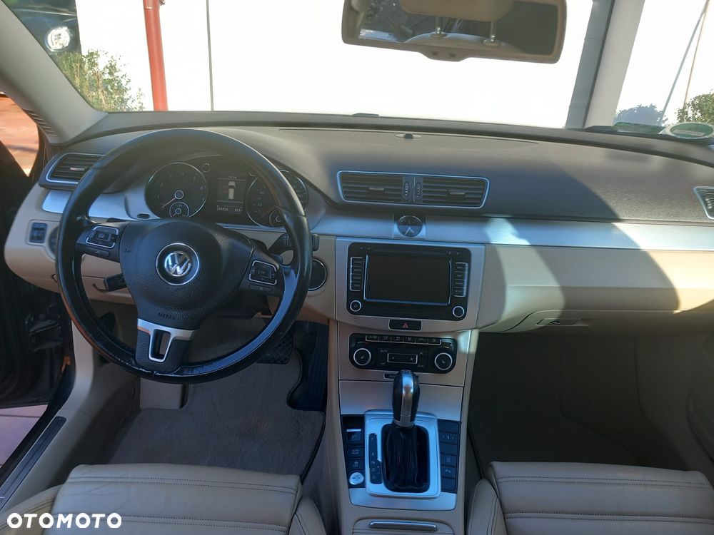 Volkswagen Passat - 9