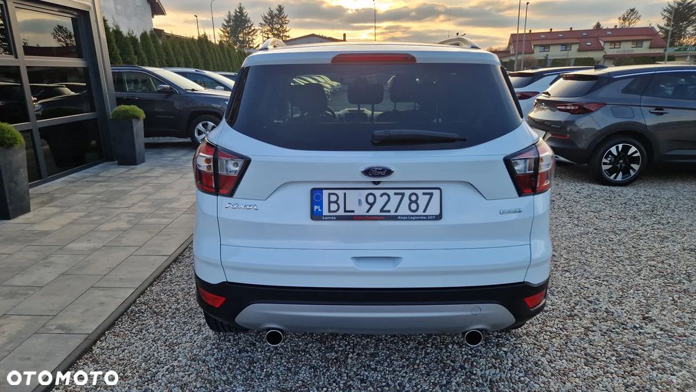 Ford Kuga 1.5 EcoBoost 2x4 Titanium - 6