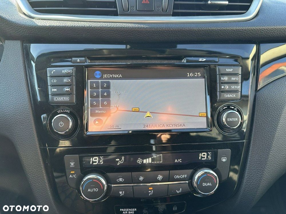 Nissan Qashqai 1.5 dCi N-Connecta - 21