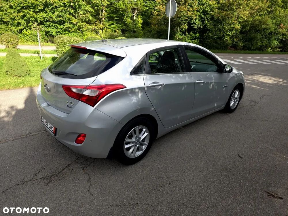 Hyundai i30 blue 1.6 CRDi Style - 6