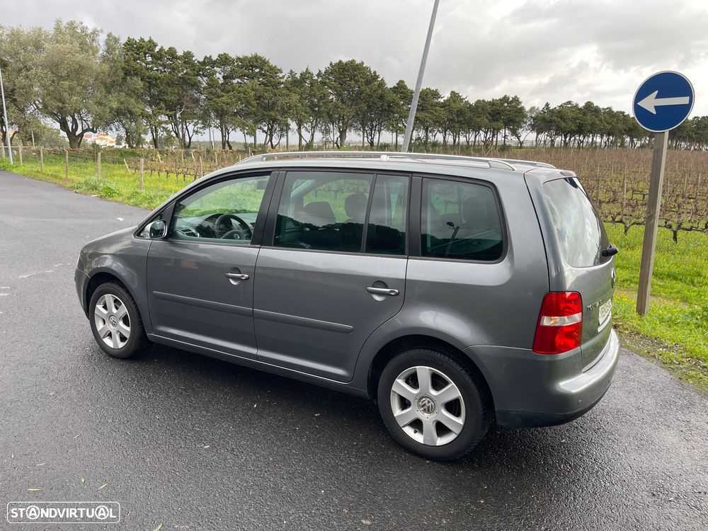 VW Touran 2.0 TDI Highline EC 7L - 4