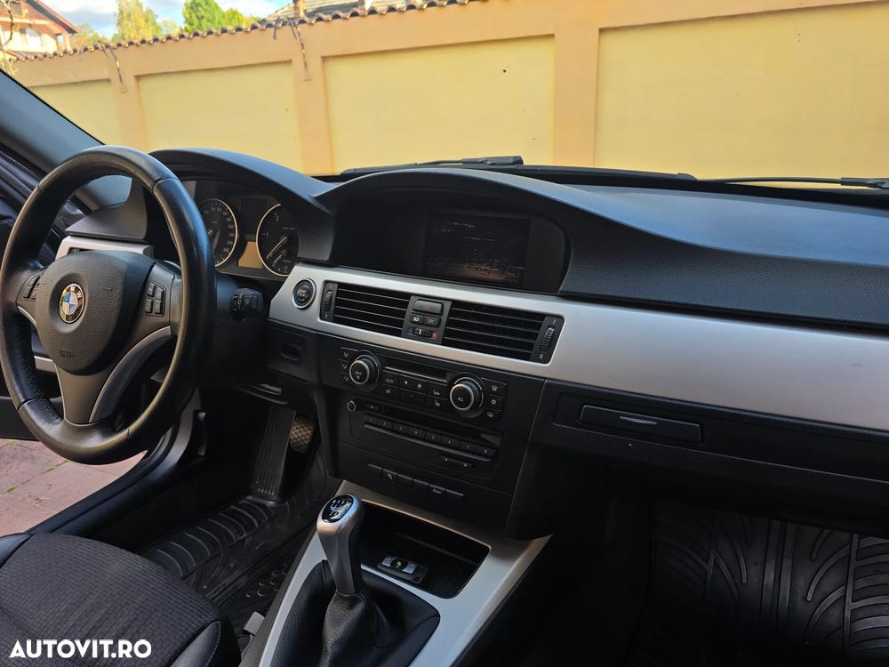 BMW Seria 3 320d - 12