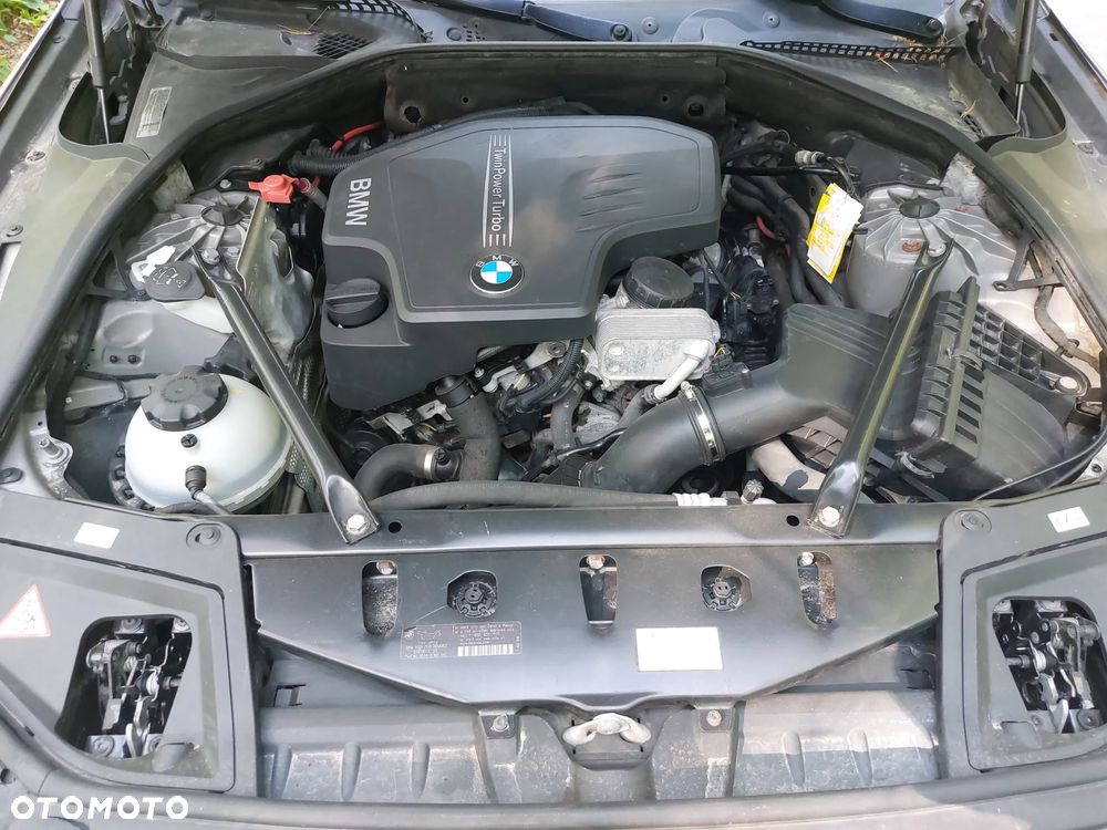 BMW Seria 5 528i xDrive - 5