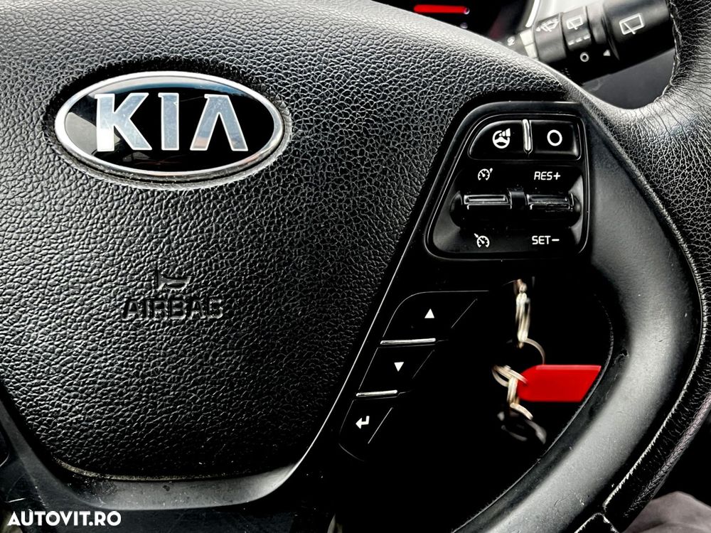 Kia Ceed - 13