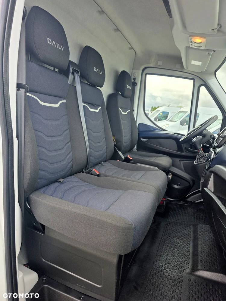 Iveco IVECO 35-180 3.0 HPI 180 KONNY ŚREDNI WYSOKI AUTOMAT 8 BIEGOWY HIMATIC KLIMA NAVIGACJA GWARANCJA WEBASTO - 20