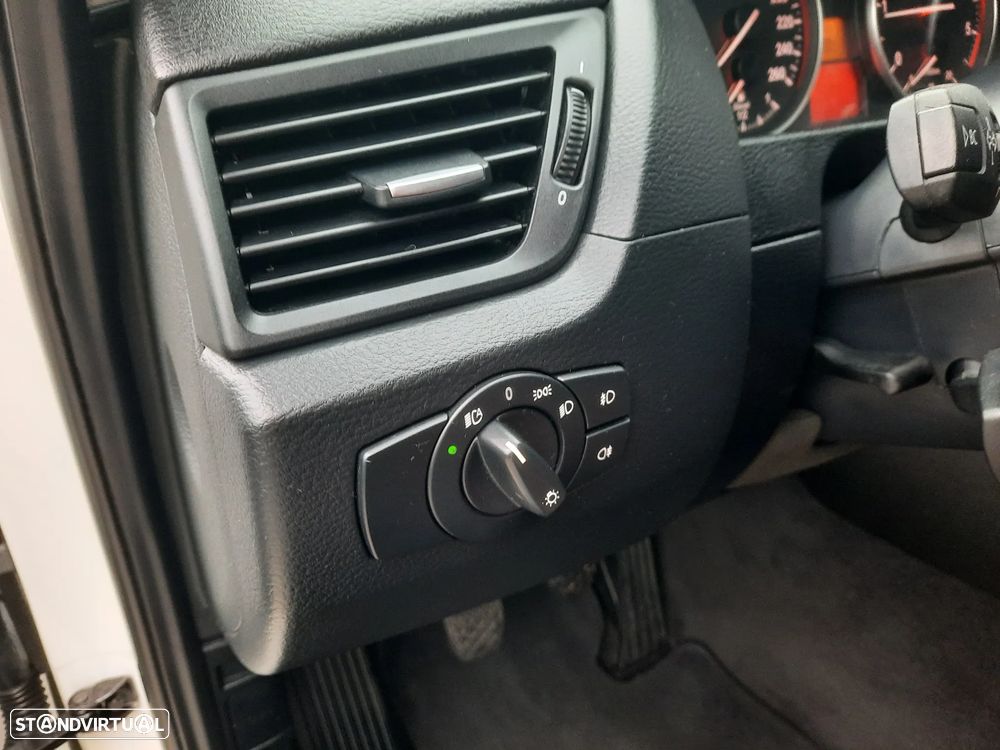 BMW X1 18 d xDrive Line Sport - 18