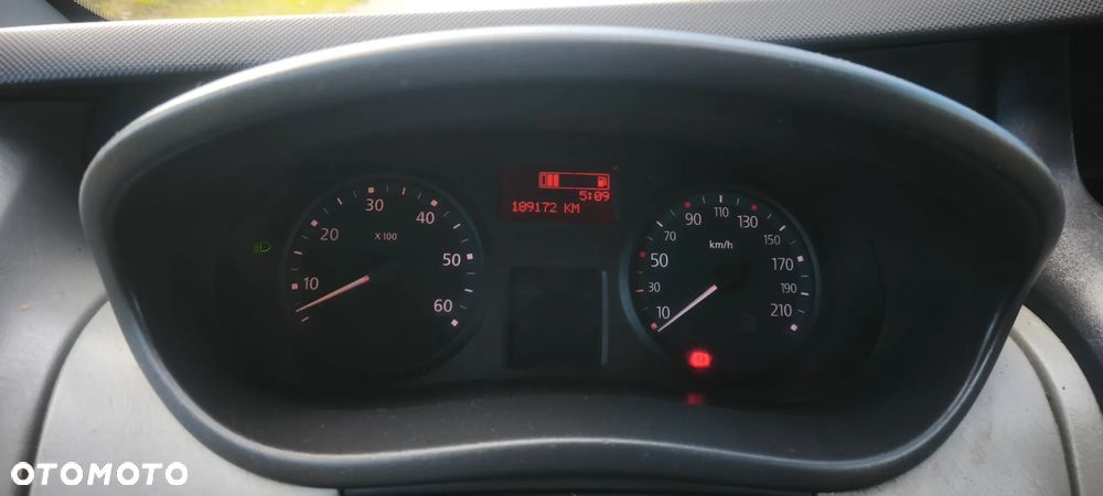 Renault Trafic - 10