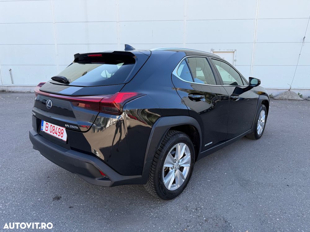 Lexus UX 250h Business Edition - 4