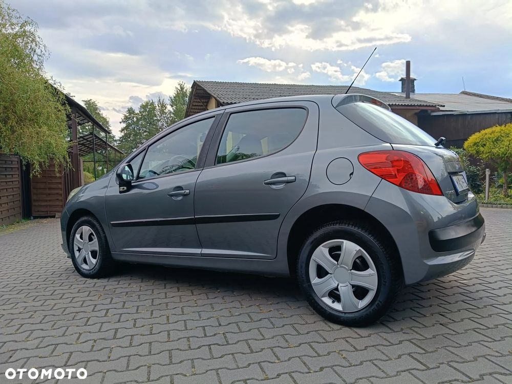 Peugeot 207 2009 photo 3
