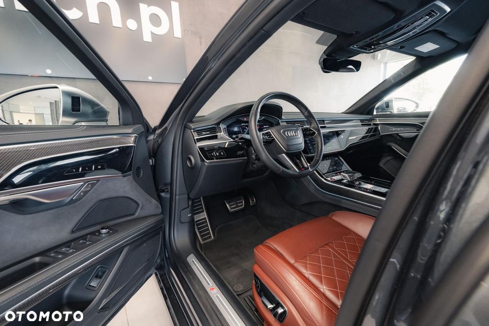 Audi S8 - 10