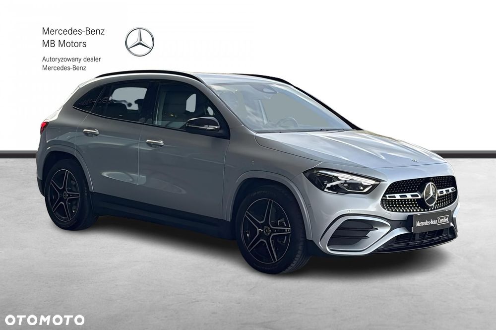 Mercedes-Benz GLA - 9