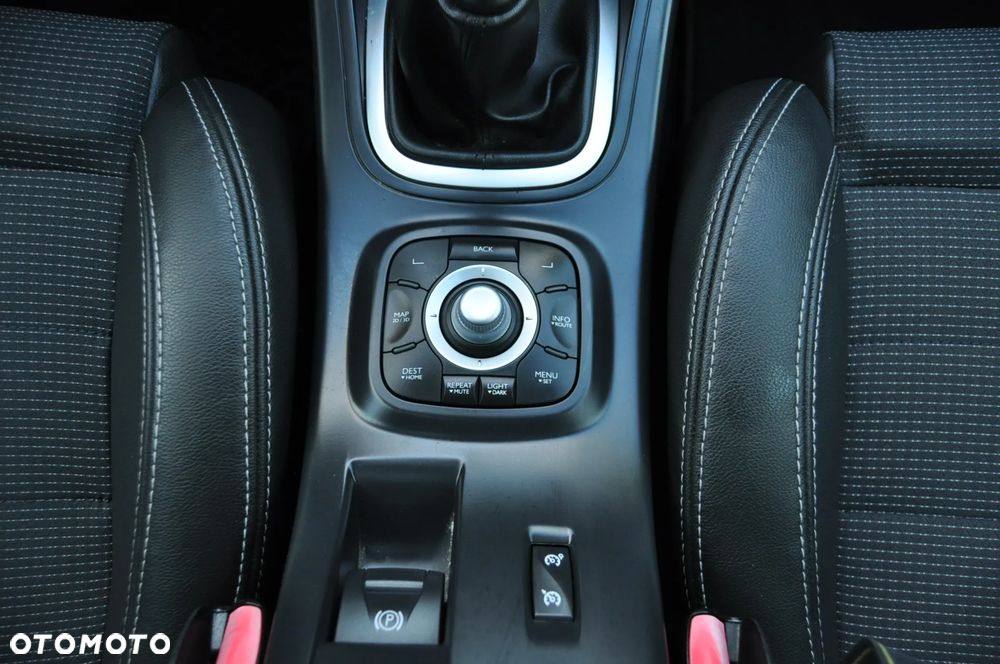 Renault Megane TCe 180 Dynamique - 16