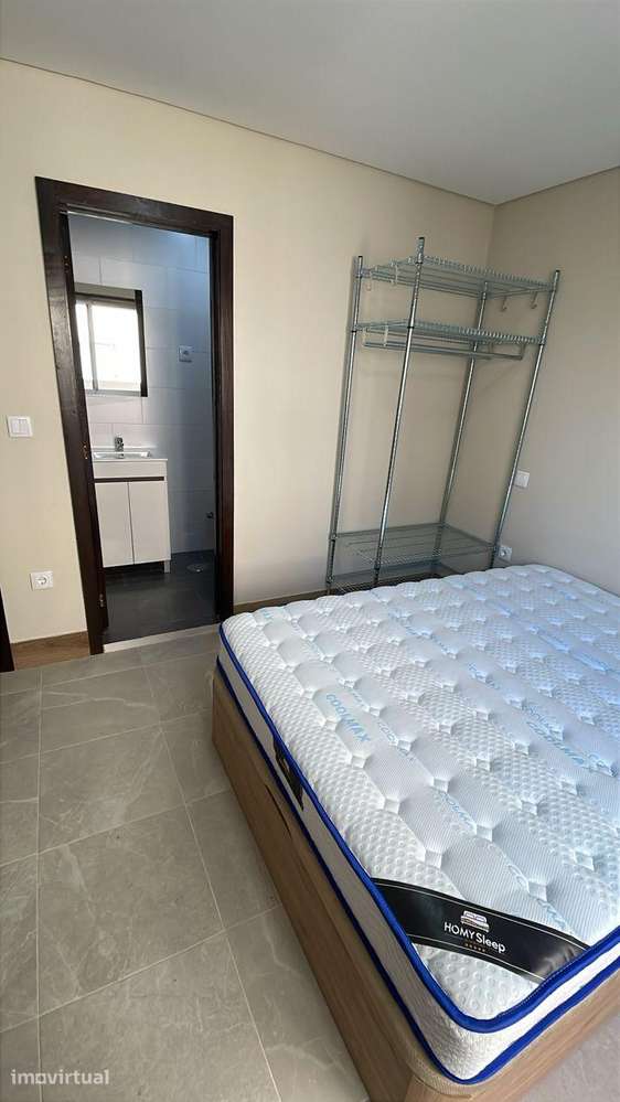 Suite privativa com kitchenette e casa de banho privativa - Grande imagem: 5/14