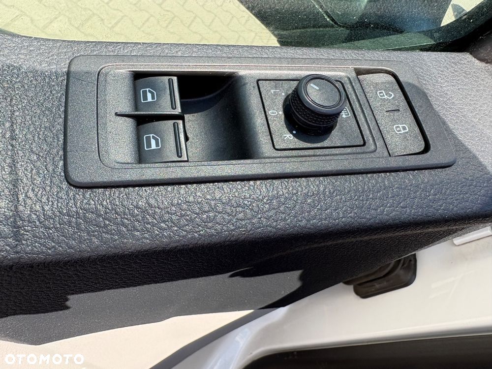 Volkswagen Transporter - 12