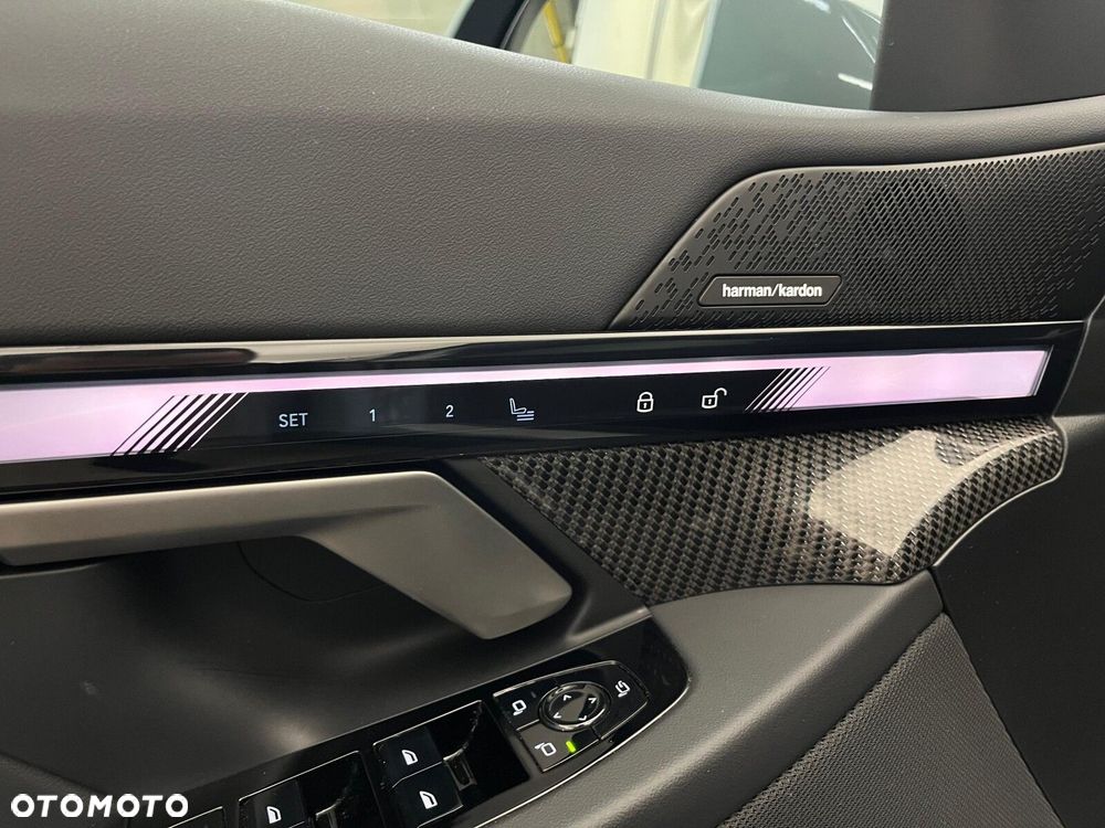BMW Seria 5 520d xDrive mHEV M Sport - 18
