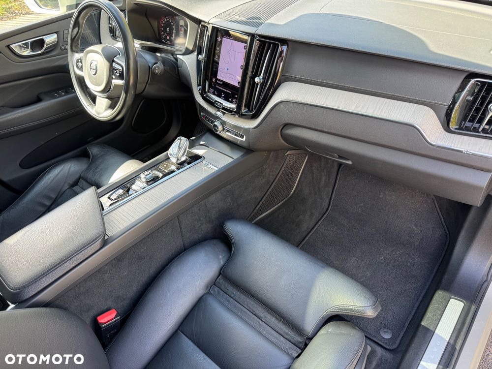 Volvo XC 60 B4 D AWD Inscription - 8