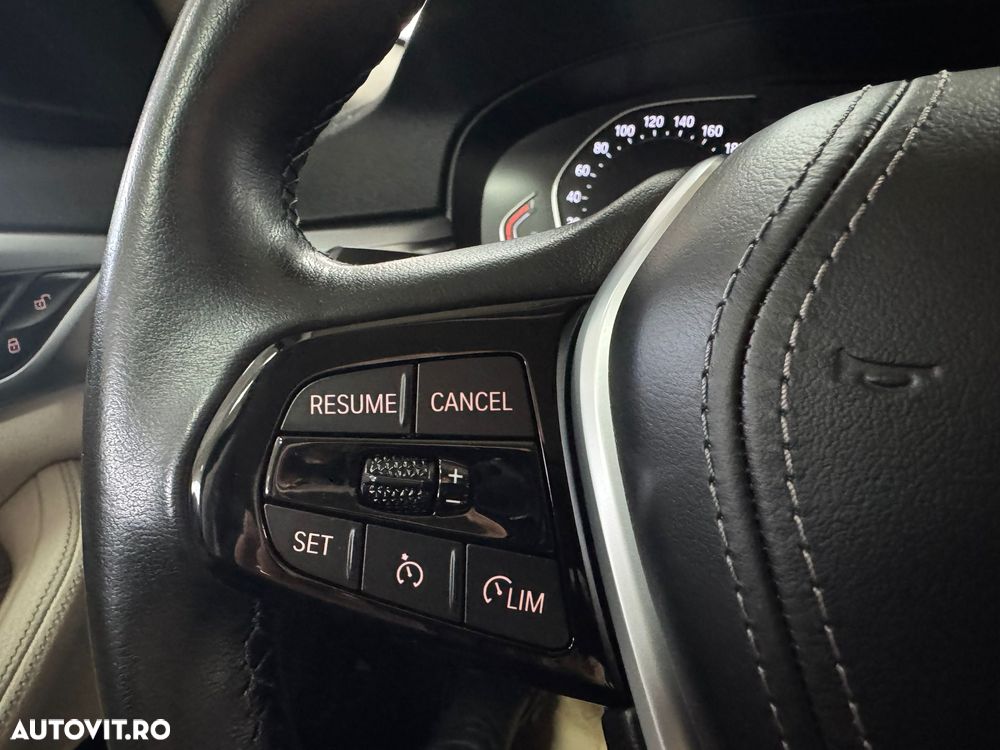 BMW Seria 5 530d xDrive Aut. - 28