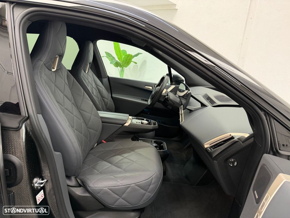 BMW iX xDrive 50 Pack Desportivo - 11