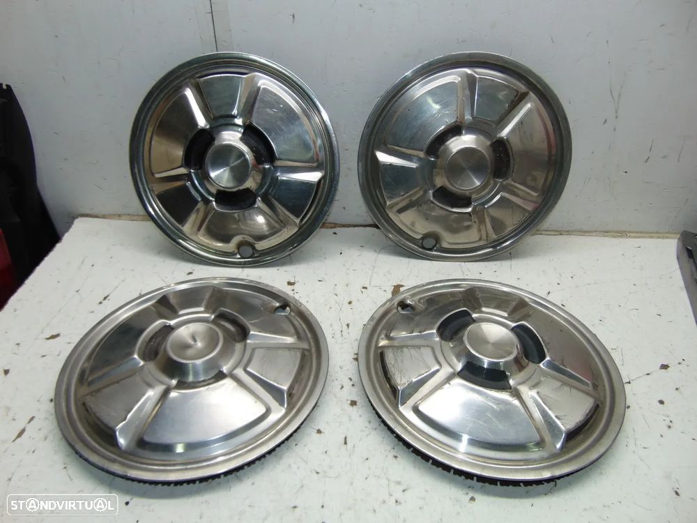 Mazda 818 tampões roda - 1