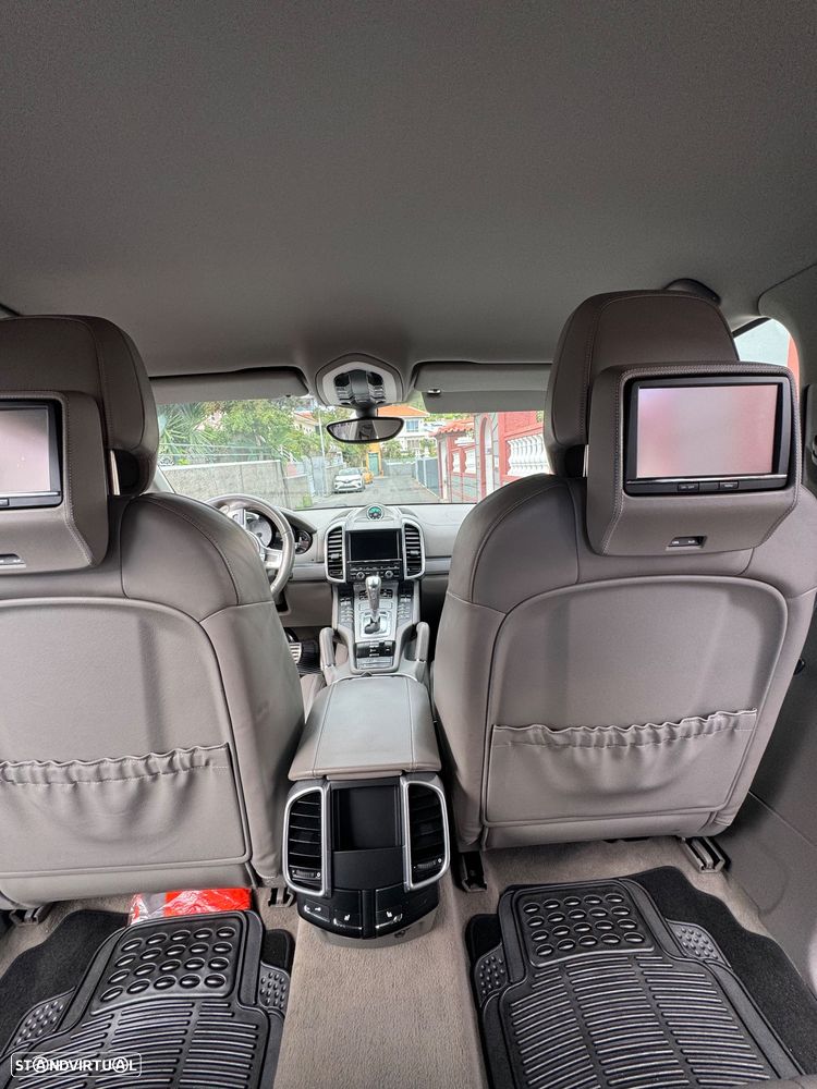 Porsche Cayenne S - 15