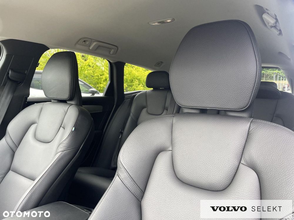 Volvo V90 Cross Country - 21