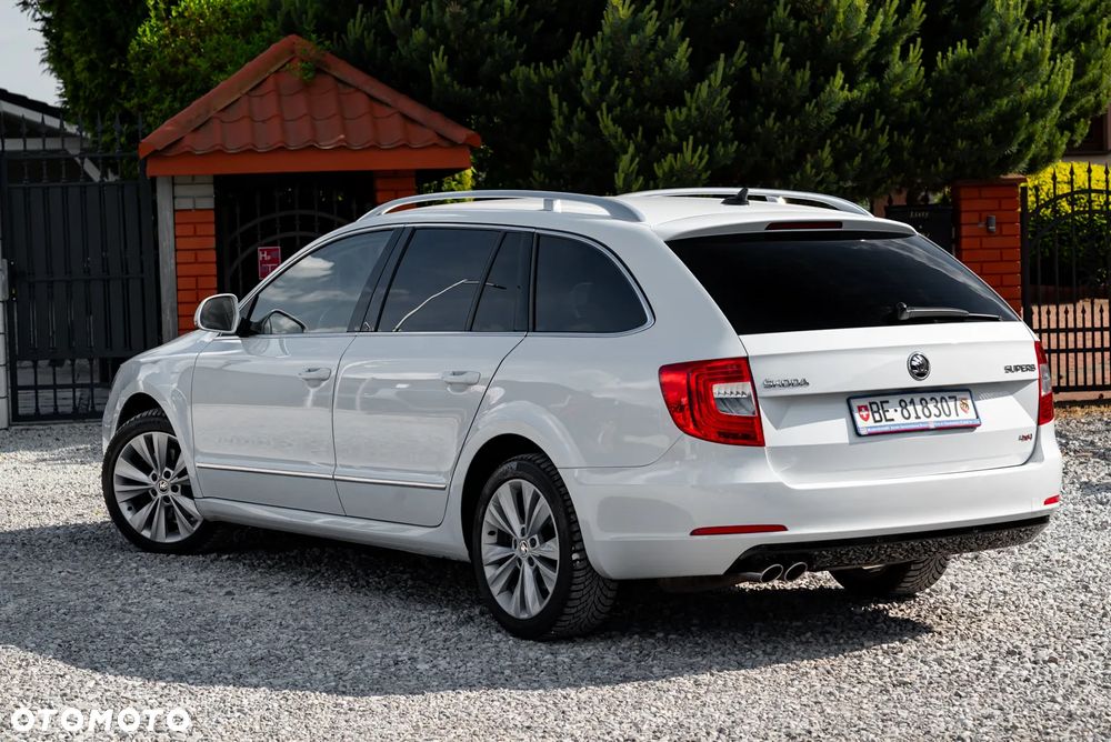 Skoda Superb 2.0 TDI Green tec 4x4 DSG Elegance - 14