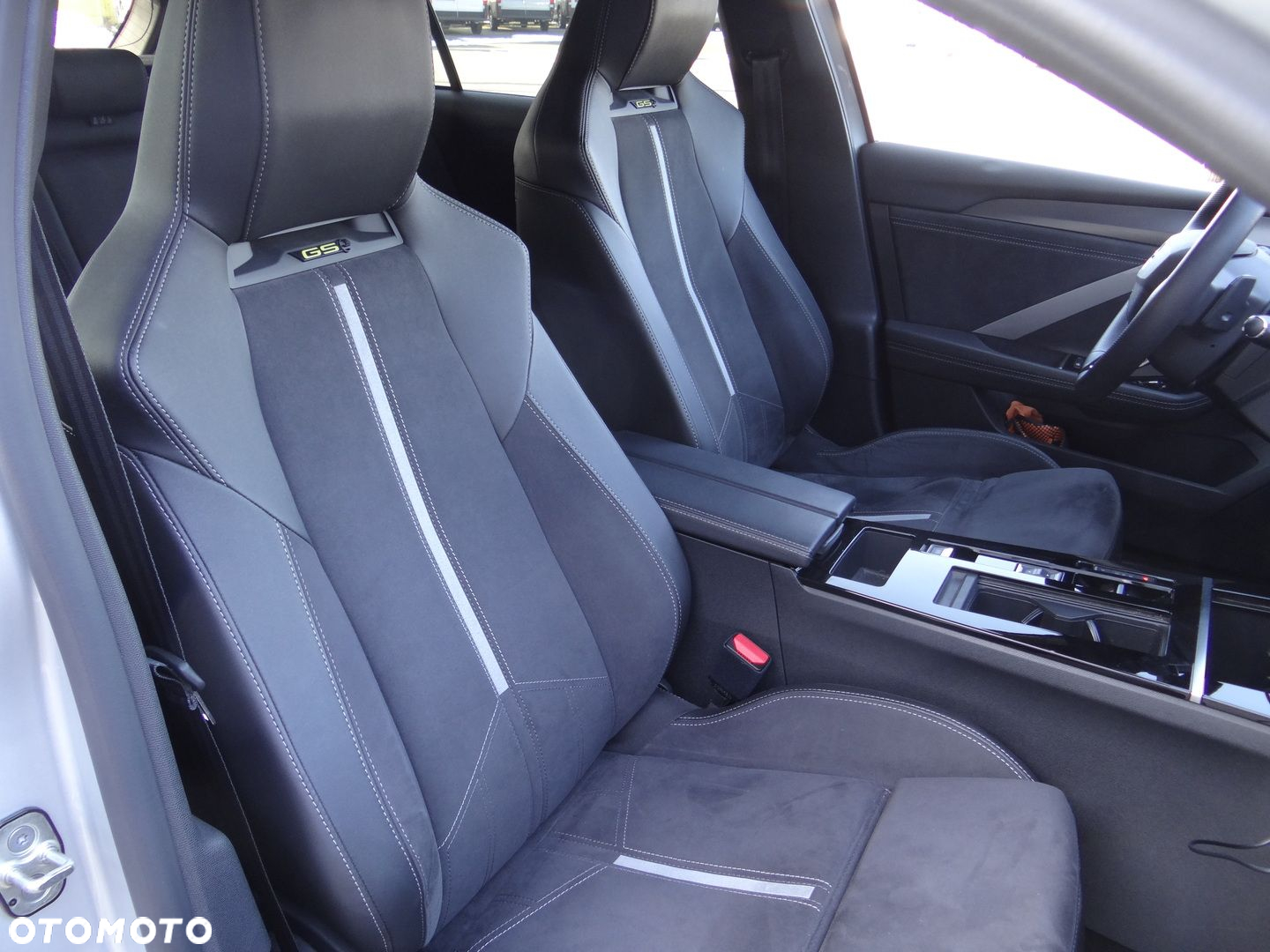 Opel Astra VI 1.6 T Plug-in Hybrid GSe - 13