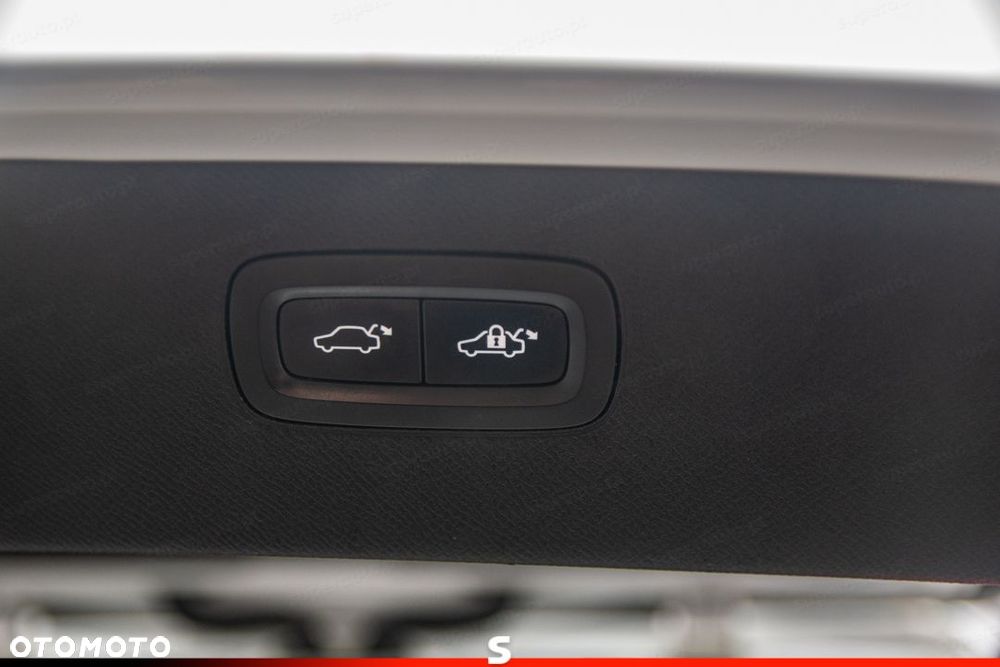 Volvo XC 90 - 30
