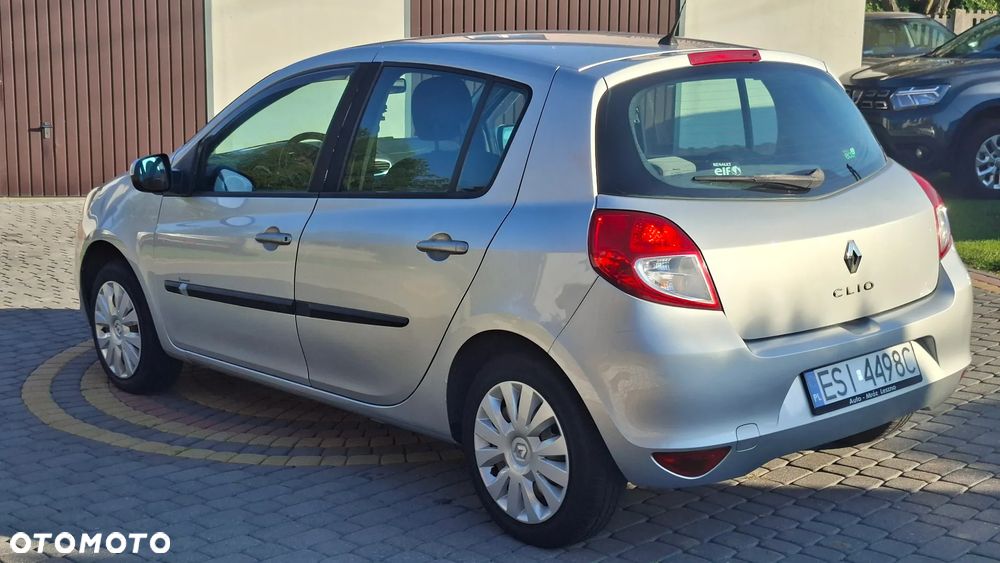 Renault Clio - 6