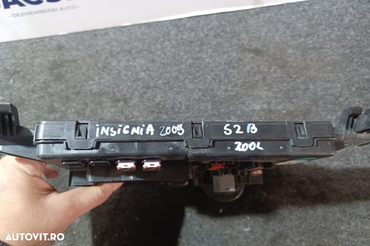 Panou sigurante si relee 13277318 Opel Insignia A [2008 - 2014] Sport - 2