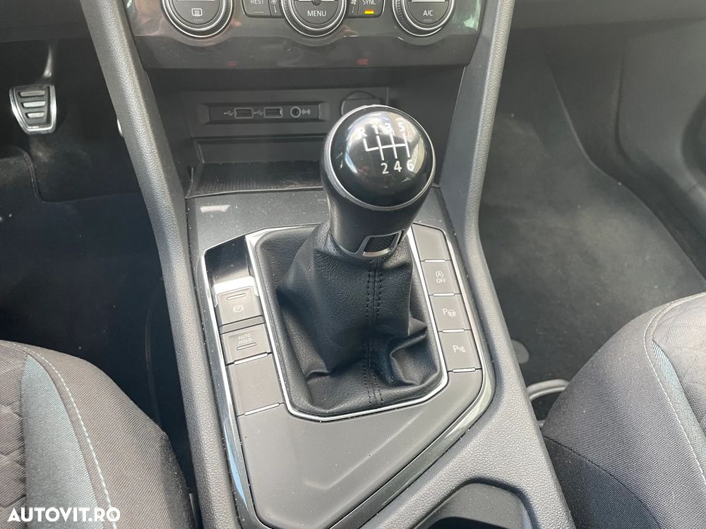 Volkswagen Tiguan - 11