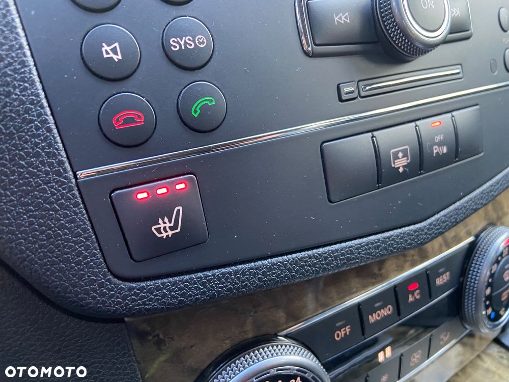 Mercedes-Benz Klasa C 280 4Matic 7G-TRONIC Avantgarde - 34