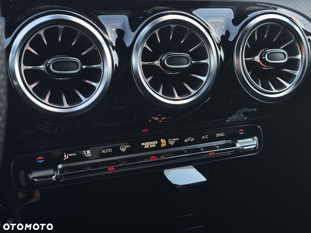 Mercedes-Benz CLA - 17