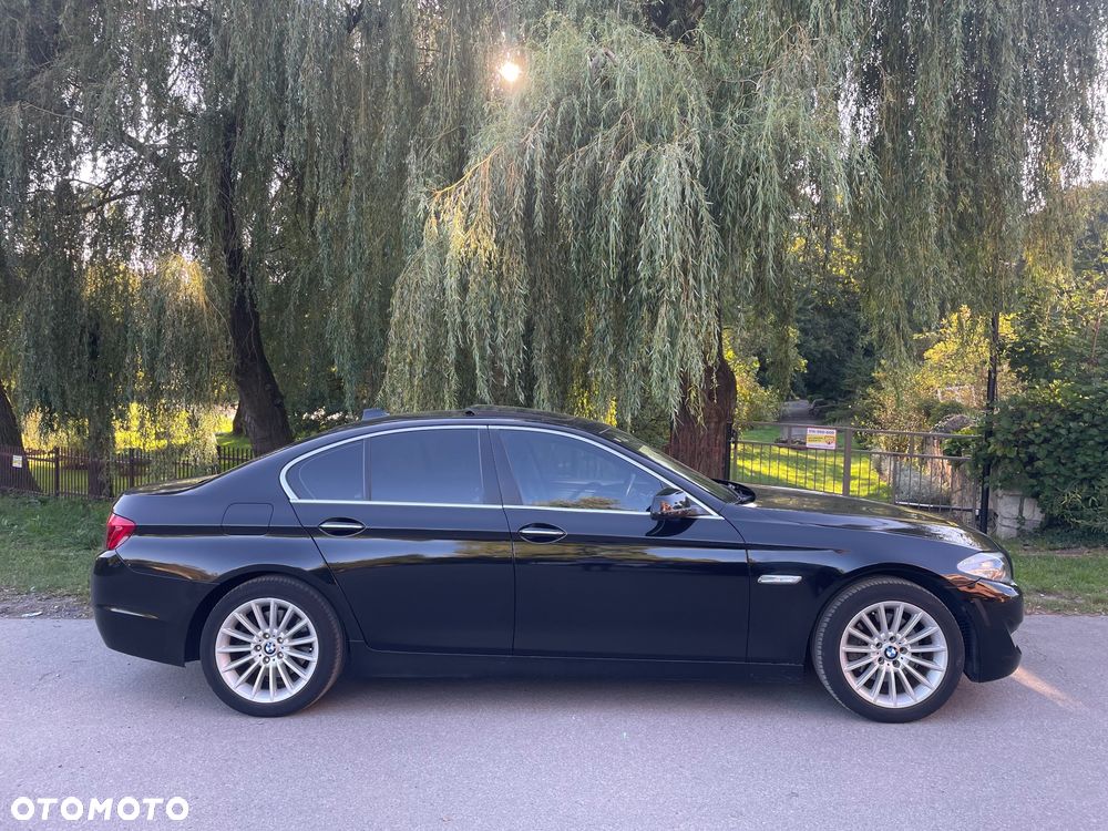 BMW Seria 5 528i xDrive - 6