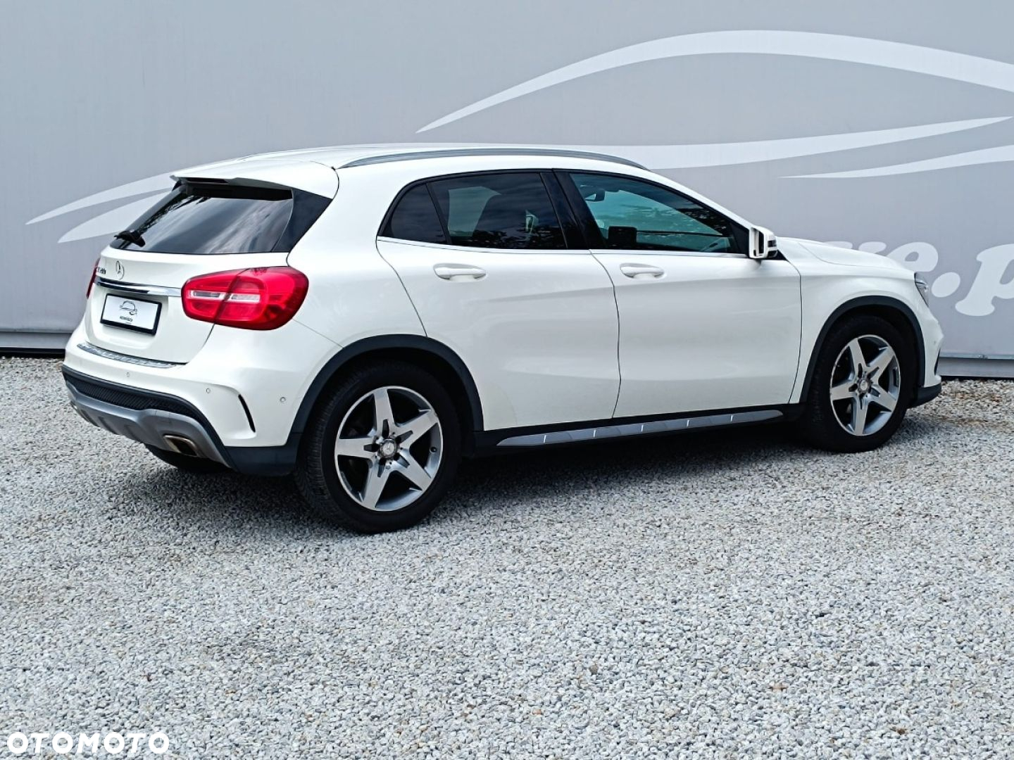Mercedes-Benz GLA - 18