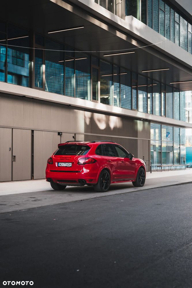 Porsche Cayenne GTS - 25