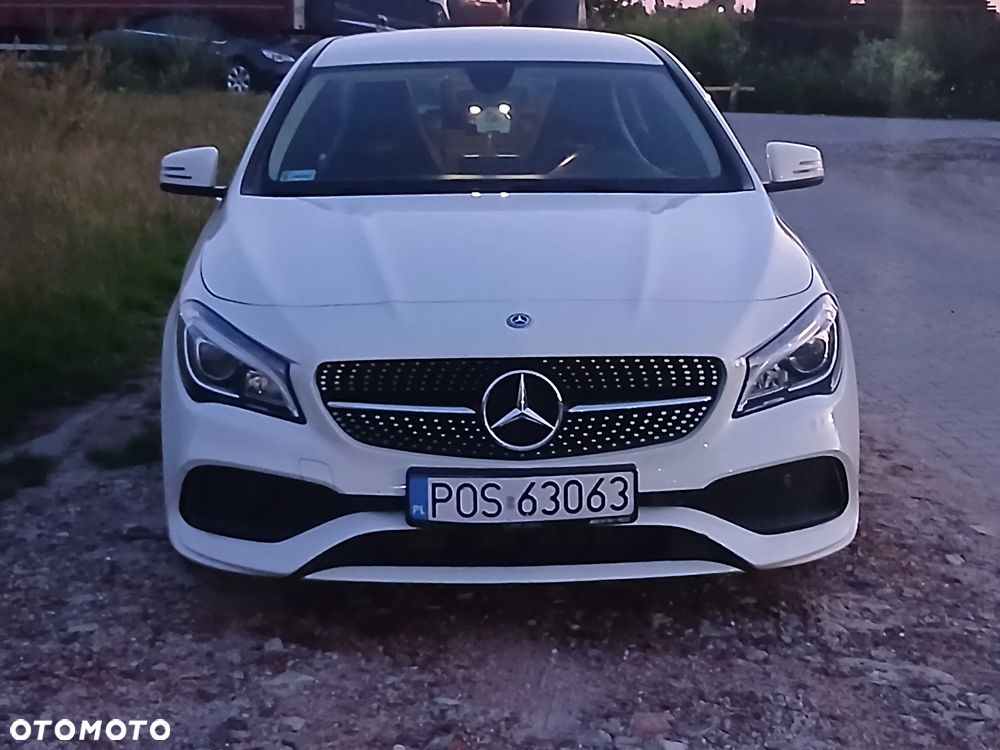 Mercedes-Benz CLA 180 AMG Line - 3