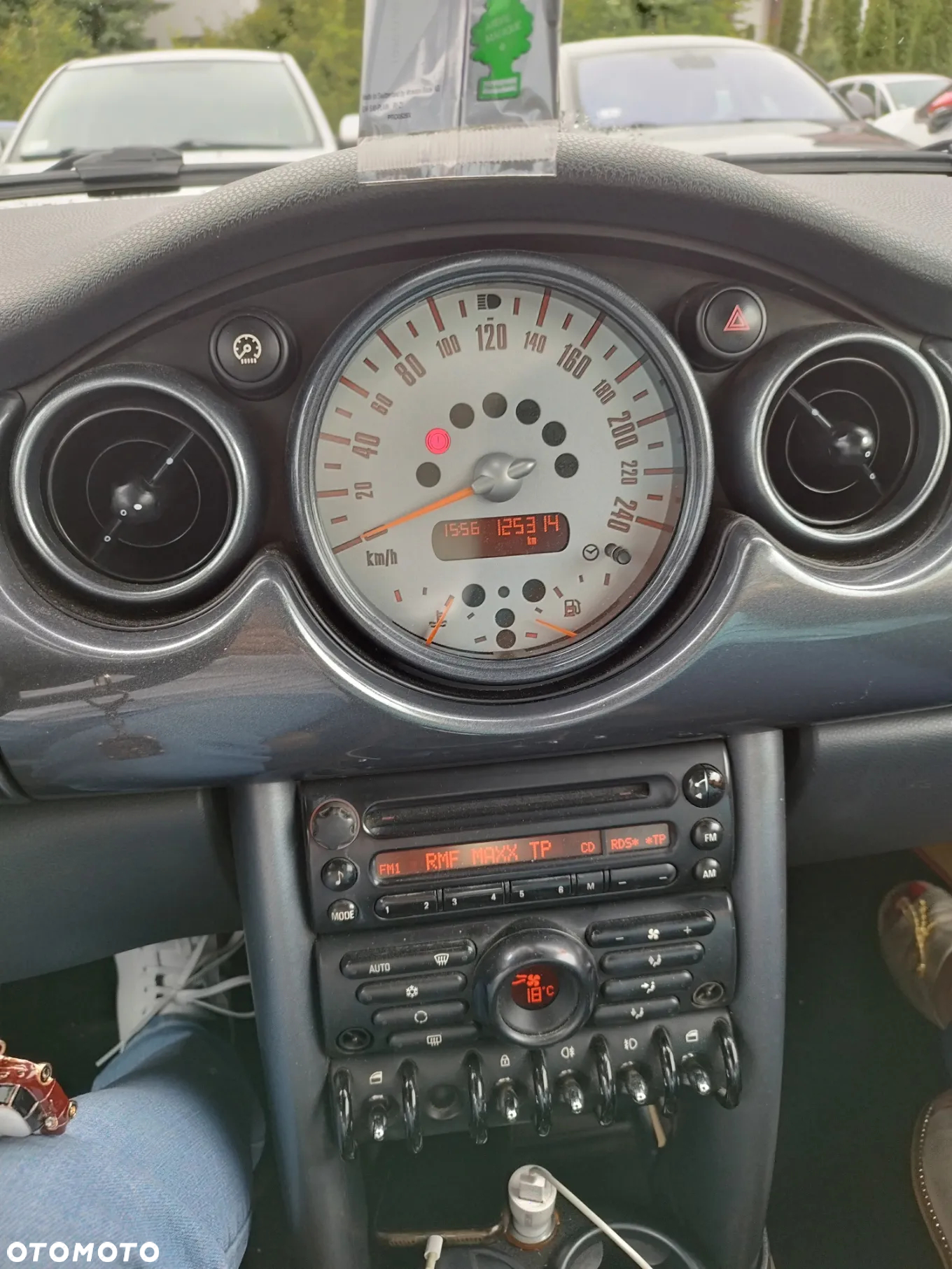 MINI Cooper Standard - 4