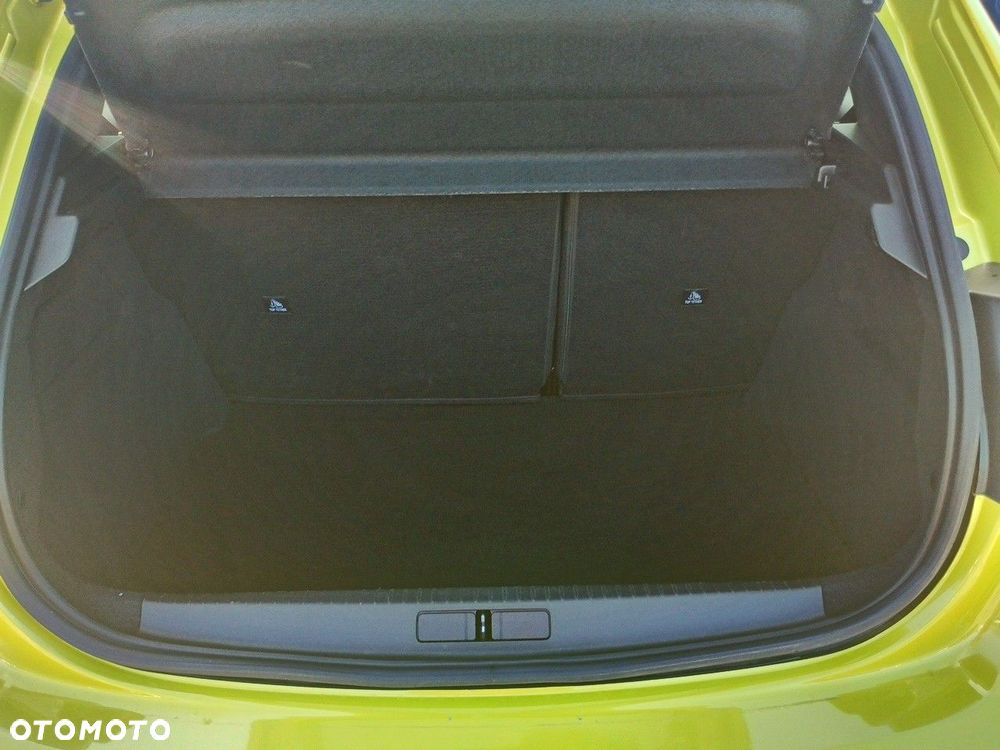 Peugeot 208 - 6