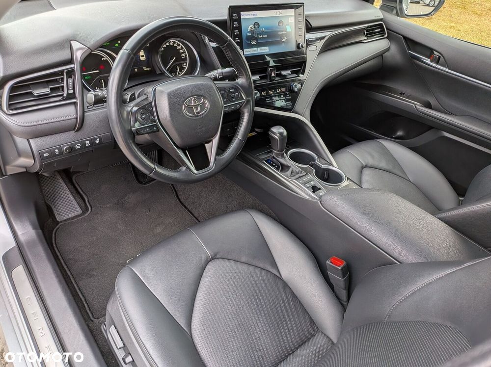 Toyota Camry 2.5 Hybrid Executive CVT - 26