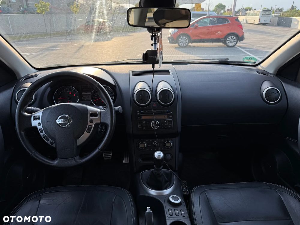 Nissan Qashqai 2.0 4x4 Tekna - 2